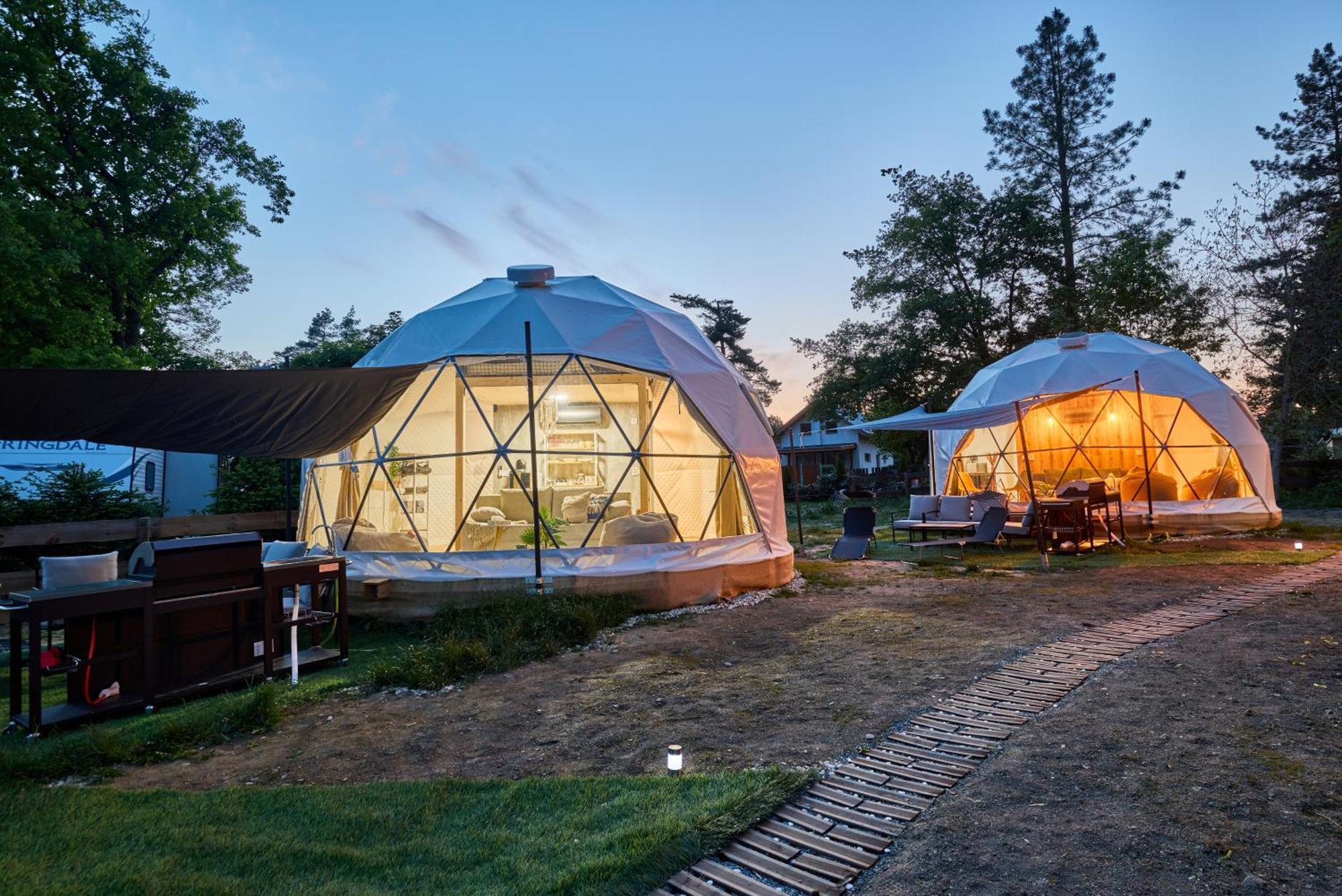 ホテル Glamping Slapy エクステリア 写真