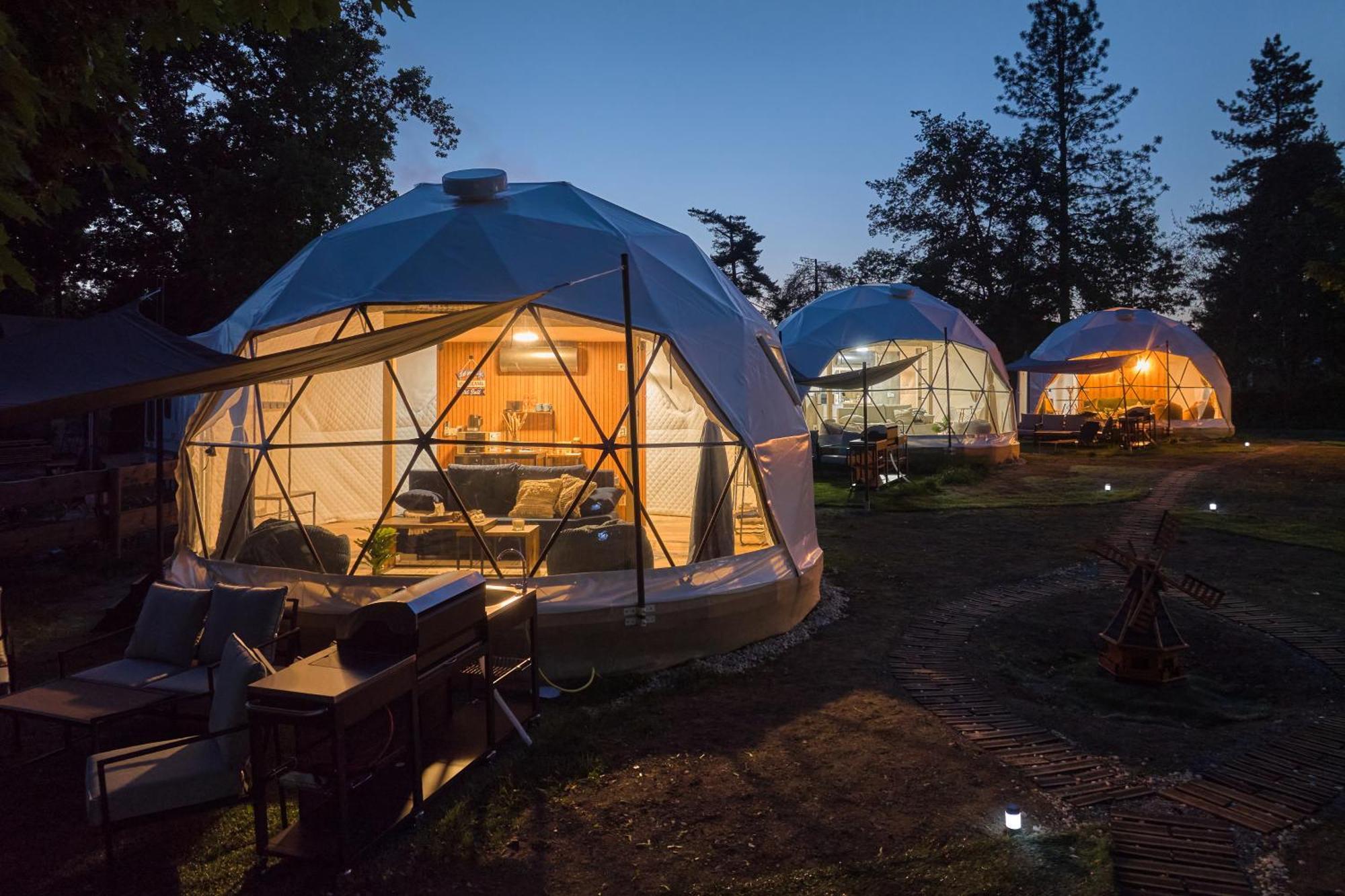 ホテル Glamping Slapy エクステリア 写真
